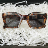 frame front classic cat eye sunglasses