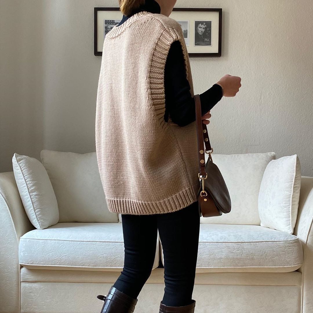 v neck knitted loose sleeveless sweater